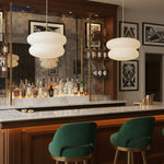 Cargar imagen en el visor de la Galería, Lámpara colgante Coloria Soft-Glow de cristal opalino: una lámpara colgante contemporánea para la sala de estar.