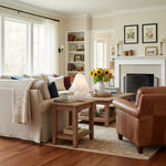 Cargar imagen en el visor de la Galería, Lámpara de mesa de cristal escultórico Bellina: iluminación moderna y minimalista para salón o dormitorio