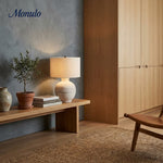 Charger l'image dans la visionneuse de galerie, Lampe de table Ceruna à base en céramique texturée avec abat-jour en tissu - Éclairage moderne de chevet pour chambre à coucher