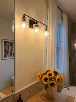 Cargar imagen en el visor de la Galería, Lámpara de Tocador con Triple Pantalla de Vidrio Lirra Diseño Elegante de Metal - Iluminación para Vestidor de Baño