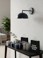 Cargar imagen en el visor de la Galería, Lámpara de pared minimalista Metio Dome: aplique de pared contemporáneo y colorido para dormitorio