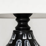 Bild in Gallery-Viewer laden, Glossy black ceramic neck detail on table lamp