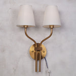 Bild in Gallery-Viewer laden, Hotel-inspirierte, goldbeschichtete Doppelkopf-Wandleuchte für das Schlafzimmer