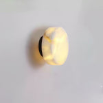 Bild in Gallery-Viewer laden, Zylindrische Alabaster Wandleuchte