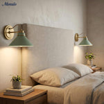 Cargar imagen en el visor de la Galería, Aplique de pared Aurenza con brazo curvo y forma de globo: lámpara de pared industrial moderna para baño, dormitorio y pasillo.