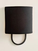 Cargar imagen en el visor de la Galería, Lámpara de pared con pantalla de tela Nolvara: aplique moderno para dormitorio con una iluminación acogedora