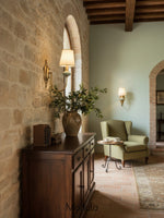 Cargar imagen en el visor de la Galería, Aplique de pared Rowan Classic con pantalla de tela – Lámpara de pared de cerámica para pasillo o dormitorio