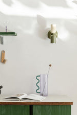 Bild in Gallery-Viewer laden, Doppelkopf-Makronenfarbe oben und unten Wandleuchte