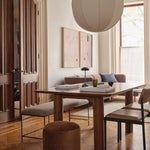 Cargar imagen en el visor de la Galería, Lámpara colgante Alvian con pantalla de lino texturizado: una luminaria colgante moderna y minimalista para comedores y salas de estar.