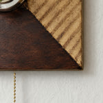 Cargar imagen en el visor de la Galería, Geometric Resin Wall Light With Metal Pull Chain