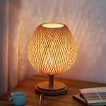 Bild in Gallery-Viewer laden, Handgefertigte Nachhaltige Bambus Tischlampe
