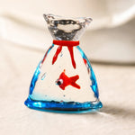 Cargar imagen en el visor de la Galería, Triangular glass goldfish ornament on a tabletop