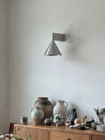 Bild in Gallery-Viewer laden, Metorq Geometrische Metall-Wandleuchte - Modernes Design für Schlafzimmer-Nachttischlampe