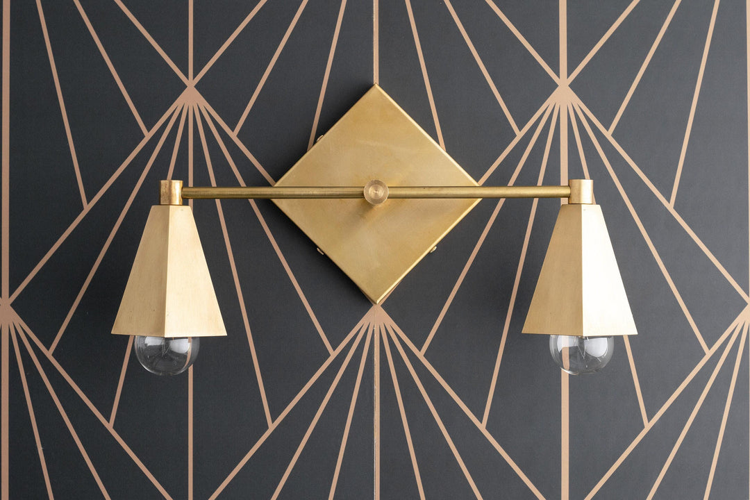 Lámpara de tocador geométrica Ornato Luxe - Iluminación de baño Art Déco de latón macizo