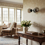 Cargar imagen en el visor de la Galería, Lámpara de tocador de baño moderna de estilo industrial Lumio Globe de cristal transparente