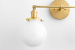 Charger l'image dans la visionneuse de galerie, Applique murale géométrique linéaire Lumio Globe – Luminaire moderne pour salle de bain, idéal pour les zones miroir et lavabo