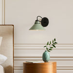 Cargar imagen en el visor de la Galería, Aplique de pared Aurenza con brazo curvo y forma de globo: lámpara de pared industrial moderna para baño, dormitorio y pasillo.