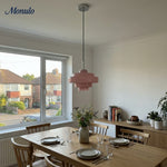 Cargar imagen en el visor de la Galería, Lámpara colgante Koloro con pantalla de vidrio coloreado: moderna lámpara de suspensión ajustable para interiores.