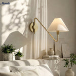 Bild in Gallery-Viewer laden, Diora Leinen-Schirm Steckdosen-Wandleuchte - Champagner Bronze Verstellbarer Arm