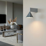 Bild in Gallery-Viewer laden, Metorq Geometrische Metall-Wandleuchte - Modernes Design für Schlafzimmer-Nachttischlampe