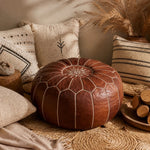 Cargar imagen en el visor de la Galería, brown Moroccan pouf room scene