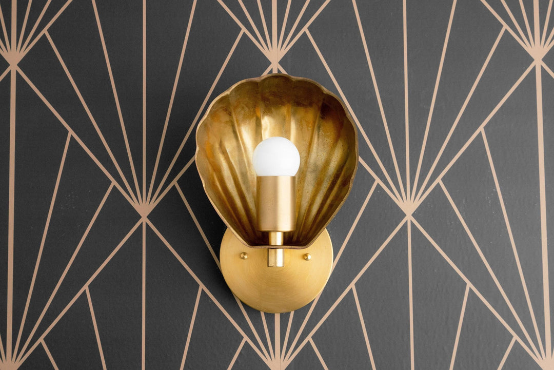 Applique murale Art déco Ornato Luxe avec abat-jour festonné – Luminaire mural en laiton avec coquillage