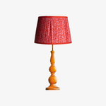 Bild in Gallery-Viewer laden, Grainora Skulpturale Tischlampe mit natürlicher Holzmaserungsbasis und Stoffschirm für gemütliche Innenräume