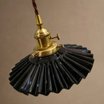 Charger l'image dans la visionneuse de galerie, pleated ceramic pendant light 25