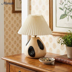 Charger l'image dans la visionneuse de galerie, Lampe de table plissée en tissu minimaliste Undara - Éclairage nordique moderne pour bureau à domicile et tables d'appoint