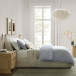 Cargar imagen en el visor de la Galería, Lámpara colgante Alvian con pantalla de lino texturizado: una luminaria colgante moderna y minimalista para comedores y salas de estar.