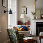 Charger l'image dans la visionneuse de galerie, Applique murale industrielle Modryx en métal - Lampe murale à bras réglable d'inspiration rétro pour chevet et lecture