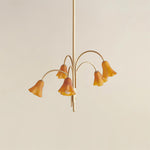 Cargar imagen en el visor de la Galería, Lámpara de araña de cristal floral Bellina – Elegante lámpara colgante de cristal con forma de flor para comedores y salas de estar