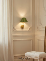 Cargar imagen en el visor de la Galería, Aplique de pared Capirise con pantalla plisada - Lámpara de dormitorio de tela festoneada