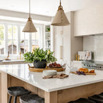 Bild in Gallery-Viewer laden, Leather pendant lights above a kitchen island