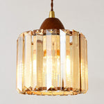 Bild in Gallery-Viewer laden, Faceted crystal shade and metal frame detail
