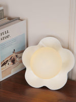 Bild in Gallery-Viewer laden, Rivolence Blütenblatt-inspirierte skulpturale Wandleuchte für Wohnzimmer & Schlafzimmer