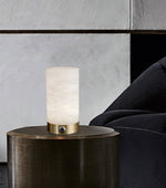 Bild in Gallery-Viewer laden, Totem Alabaster Tischlampe (eingebauter Akku)
