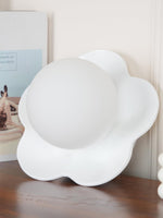 Bild in Gallery-Viewer laden, Rivolence Blütenblatt-inspirierte skulpturale Wandleuchte für Wohnzimmer & Schlafzimmer