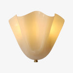 Bild in Gallery-Viewer laden, Bellina Elegante Florale Glas-Wandlampe – Moderne Messing-Wandlampe für Schlafzimmer & Flur