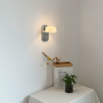 Cargar imagen en el visor de la Galería, Aplique de pared Crelina moderno de cristal lechoso para dormitorio o sala de estar