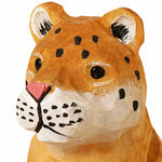 Cargar imagen en el visor de la Galería, Mini figuras talladas a mano de león y leopardo en madera