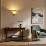 Bild in Gallery-Viewer laden, TF Art Deco Tiffany Glas Wandlampe – Handgefertigte geometrische Leuchte für Flure und Wohnbereiche
