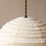 Charger l'image dans la visionneuse de galerie, Close view of pendant cord and upper linen shade connection