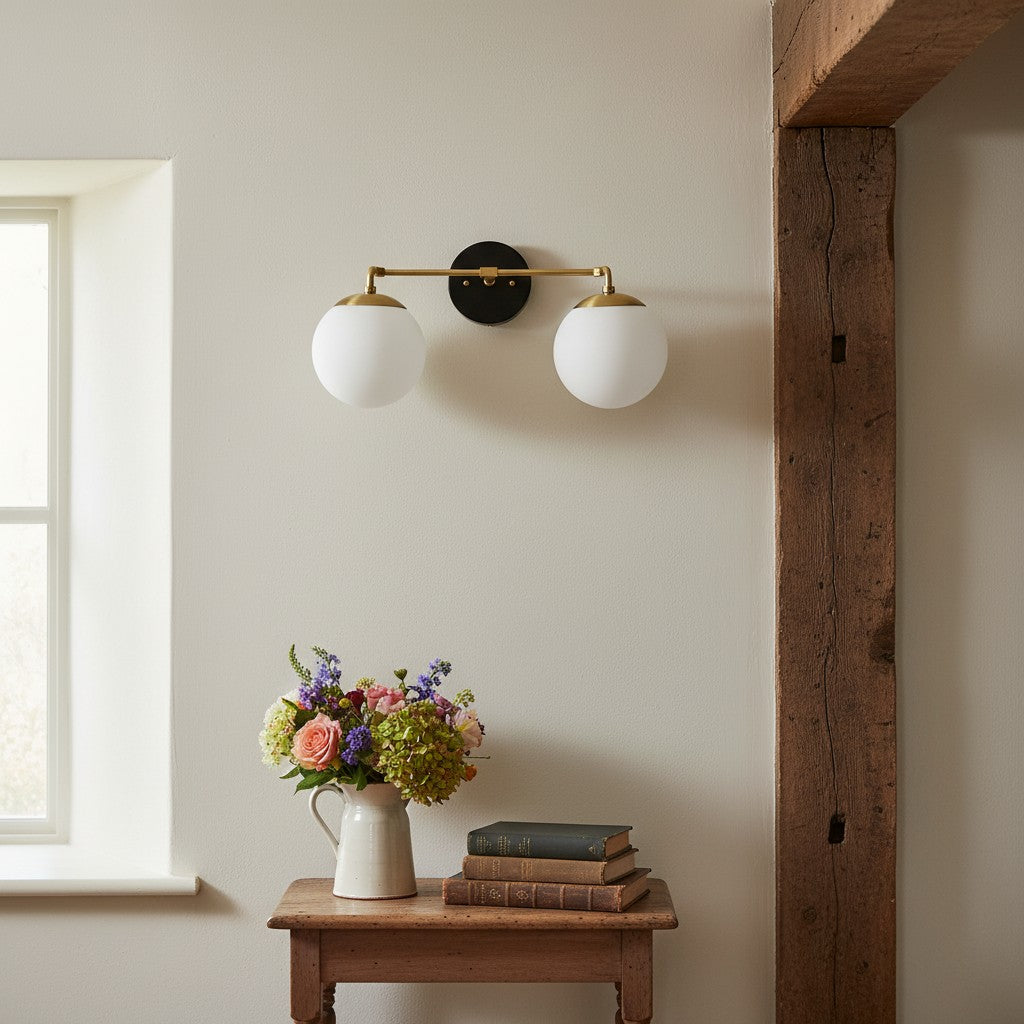 Aplique de pared de vidrio Glorica: lámpara de tocador vintage moderna