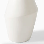 Cargar imagen en el visor de la Galería, Lámpara de pie moderna de cerámica orgánica Lumera - Forma escultórica asimétrica y luz ambiental para dormitorio