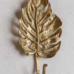 Cargar imagen en el visor de la Galería, Raised botanical leaf form and wall-mounted hook