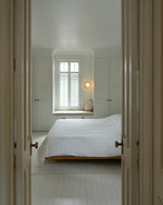 Load image into Gallery viewer, Onyx Krema Wall Lamp