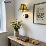 Cargar imagen en el visor de la Galería, Aplique de pared Capirise con pantalla plisada - Lámpara de dormitorio de tela festoneada