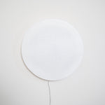 Cargar imagen en el visor de la Galería, Lámpara de pared redonda enchufable moderna y sencilla M26