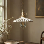Charger l'image dans la visionneuse de galerie, pleated ceramic pendant light 19